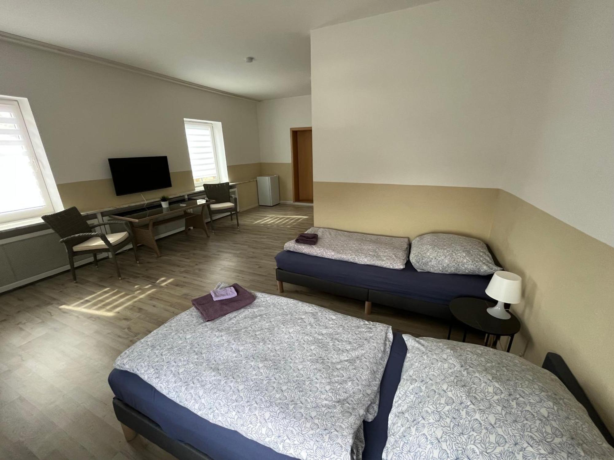 Doppelzimmer Mit Bad- Fernseher Meine Luaran gambar